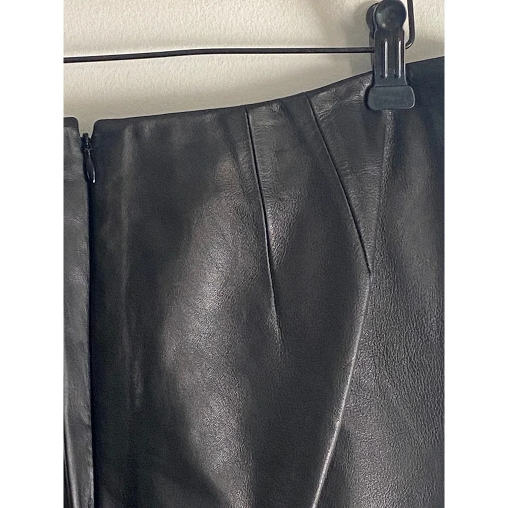 Classic Talbots Lambskin Leather Straight Pencil Skirt
Size 8 - Picture 9 of 10